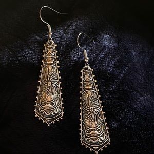 NWOT 🛍 Bundle for DISCOUNTS off Merch & Shipping